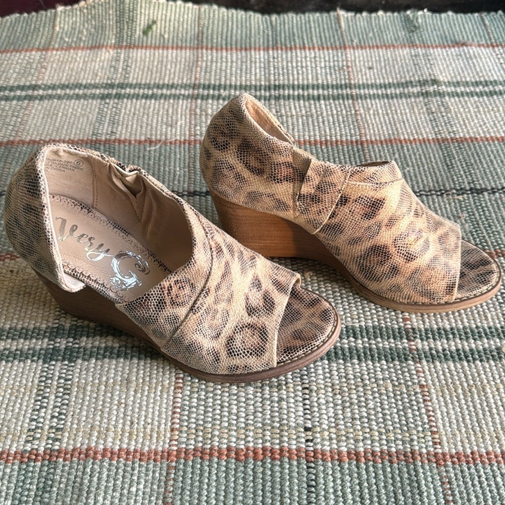 Leopard eedge sandal